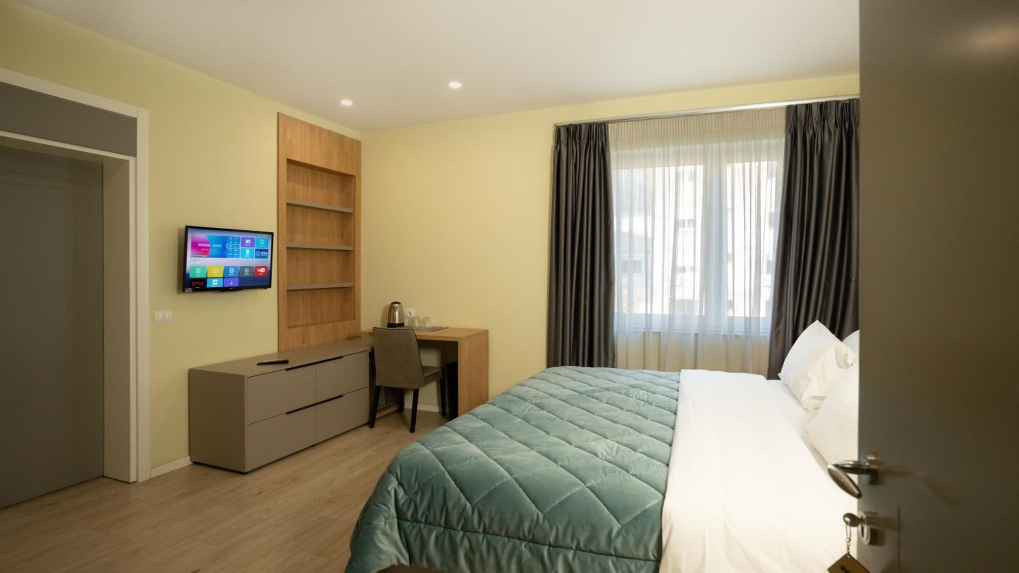 F&M Hotel 2 Τίρανα Εξωτερικό φωτογραφία