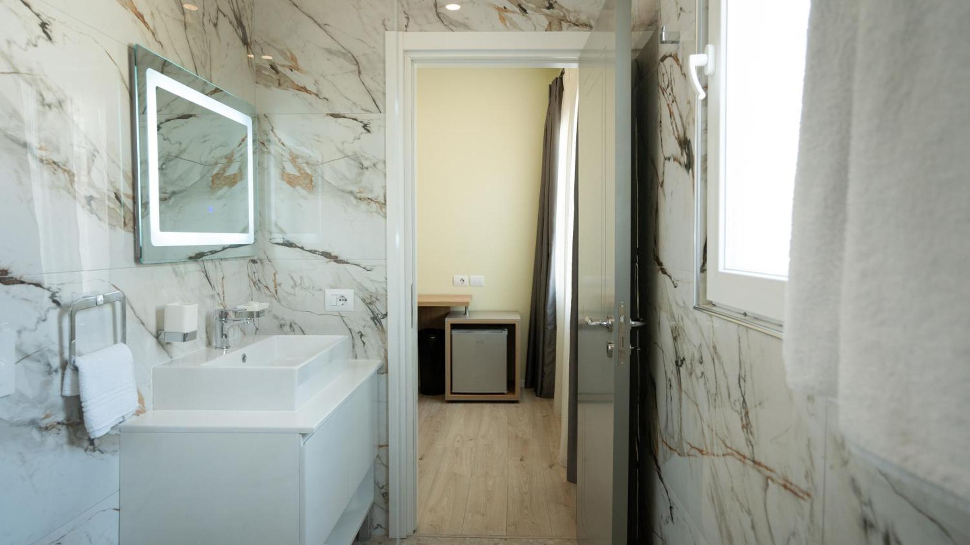 F&M Hotel 2 Τίρανα Εξωτερικό φωτογραφία