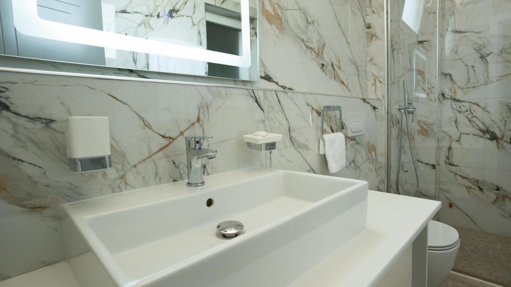 F&M Hotel 2 Τίρανα Εξωτερικό φωτογραφία
