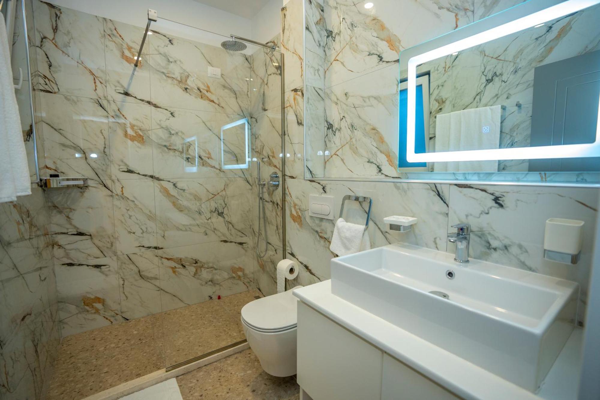 F&M Hotel 2 Τίρανα Εξωτερικό φωτογραφία